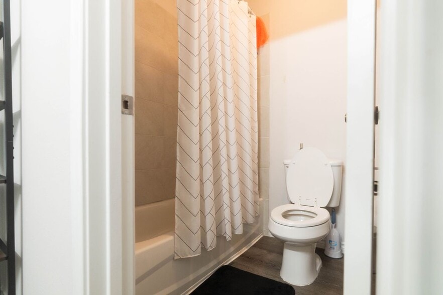 Building Photo - 5533 Topwater Trl