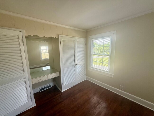 Building Photo - Three bedroom, 1 bath house in Graham