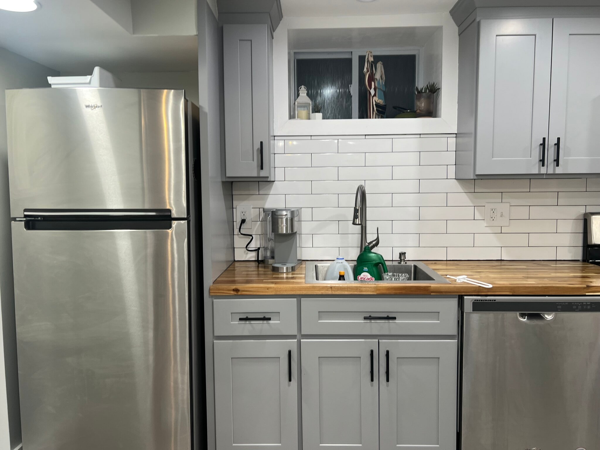 Building Photo - 372 Walnut St