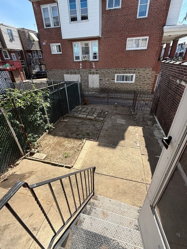 Building Photo - Wonderful three bedroom home for rent in O...