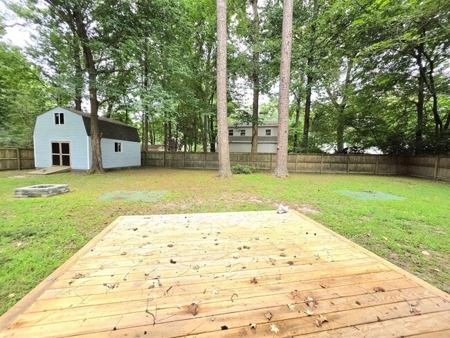 Building Photo - 415 Rosewood Ln