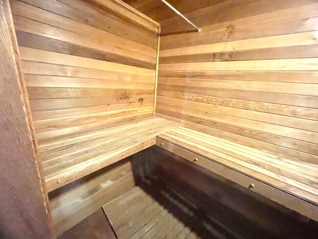 Building Photo - Stunning Waterfront Condo with Deep Water Access!