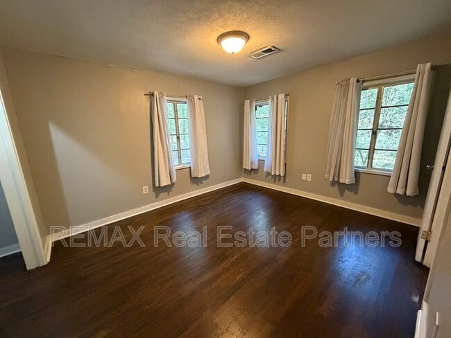 Building Photo - 419 S 36th Ave