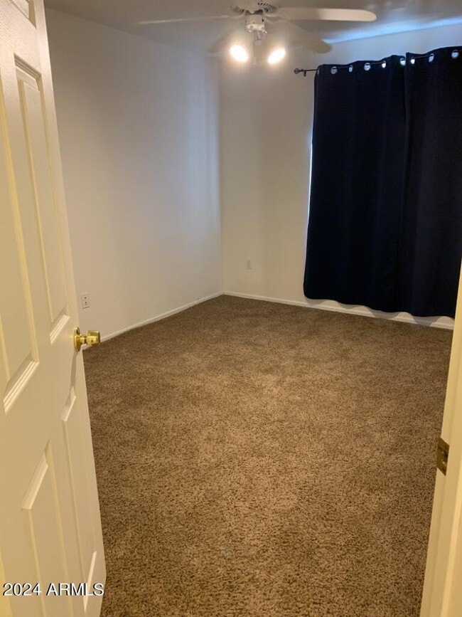 Building Photo - 15233 S 13th Way