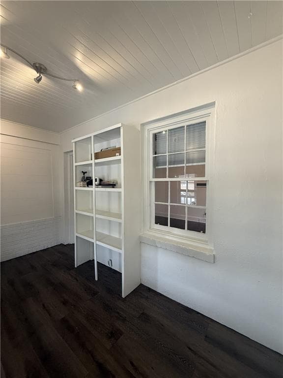 Building Photo - 1625 Wilson Ave