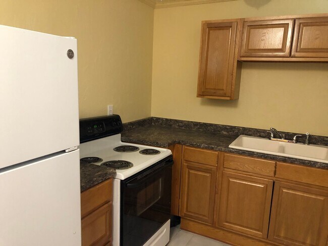 Building Photo - Great home in West Park off of Newberry Road.