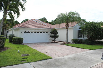 Building Photo - 639 SW Lake Charles Cir