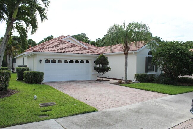 Primary Photo - 639 SW Lake Charles Cir