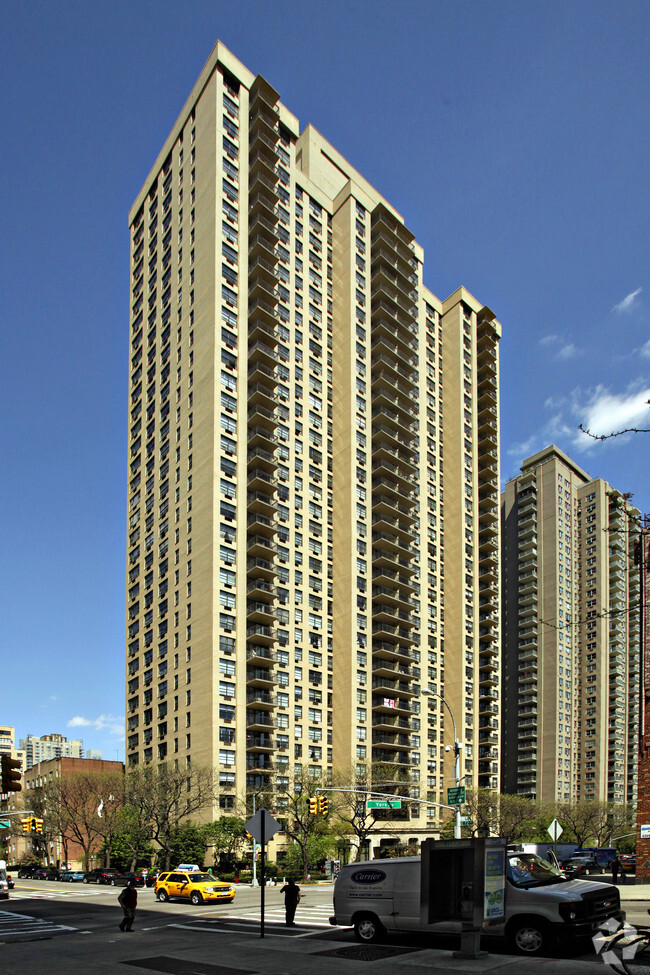 The Somerset - 1365 York Ave New York NY 10021 | Apartment Finder