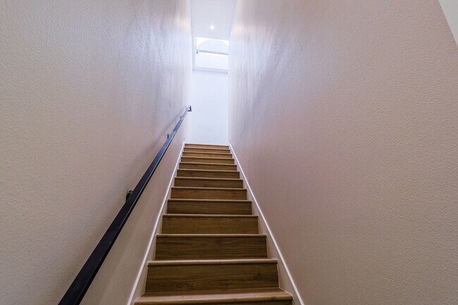 Building Photo - 5515 Glennie Ln
