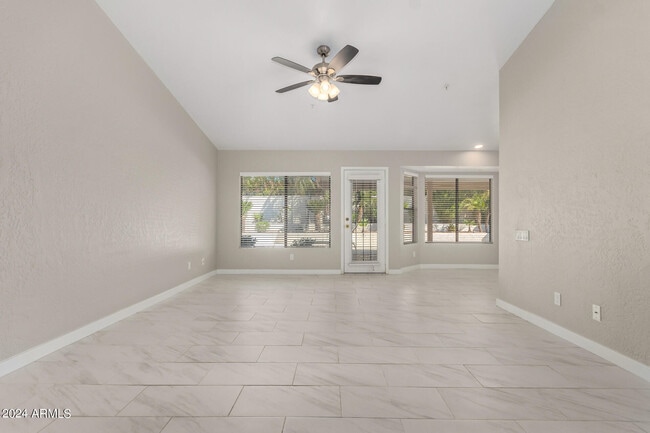 Building Photo - 9138 E Davenport Dr