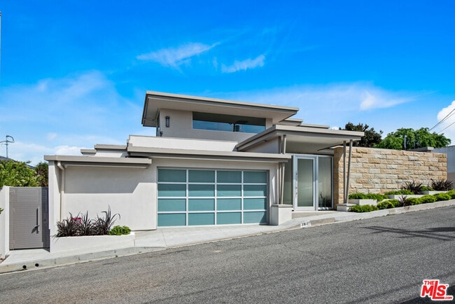 Building Photo - 3642 Beverly Ridge Dr