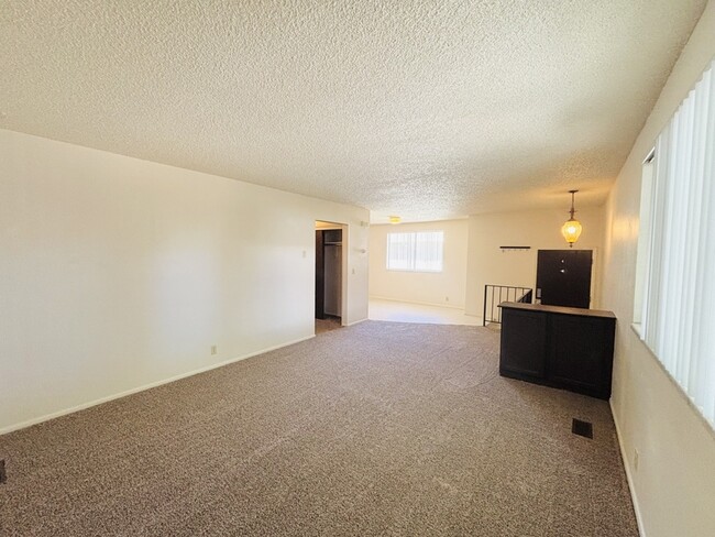 Building Photo - 1265 Crandall Ave S