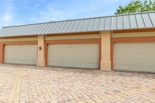 Building Photo - 1701 Gulfstream Ave