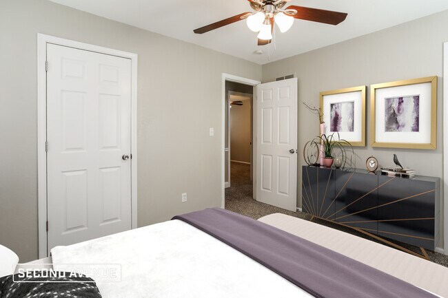 Building Photo - 1705 Vilas ST