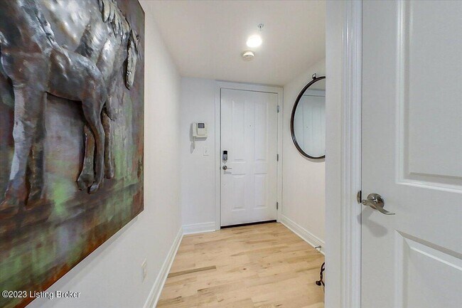 Building Photo - 10605 Meeting St