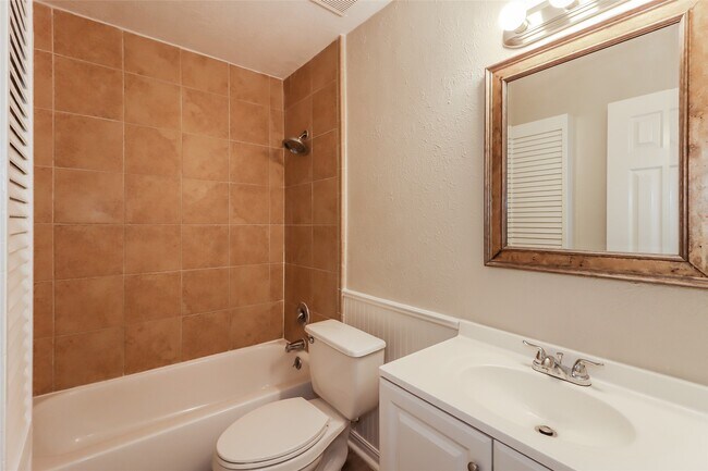 Building Photo - 10531 Mills Walk Dr