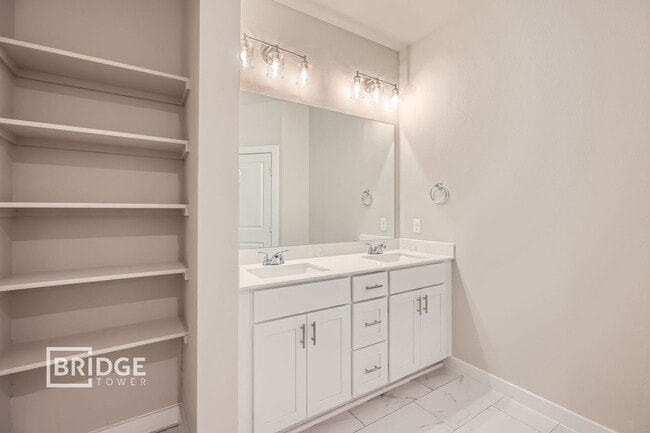 Building Photo - BALLSTON PLAN