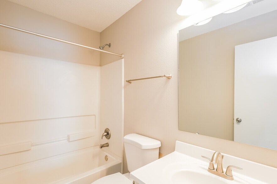 Building Photo - 8747 Hosta Way