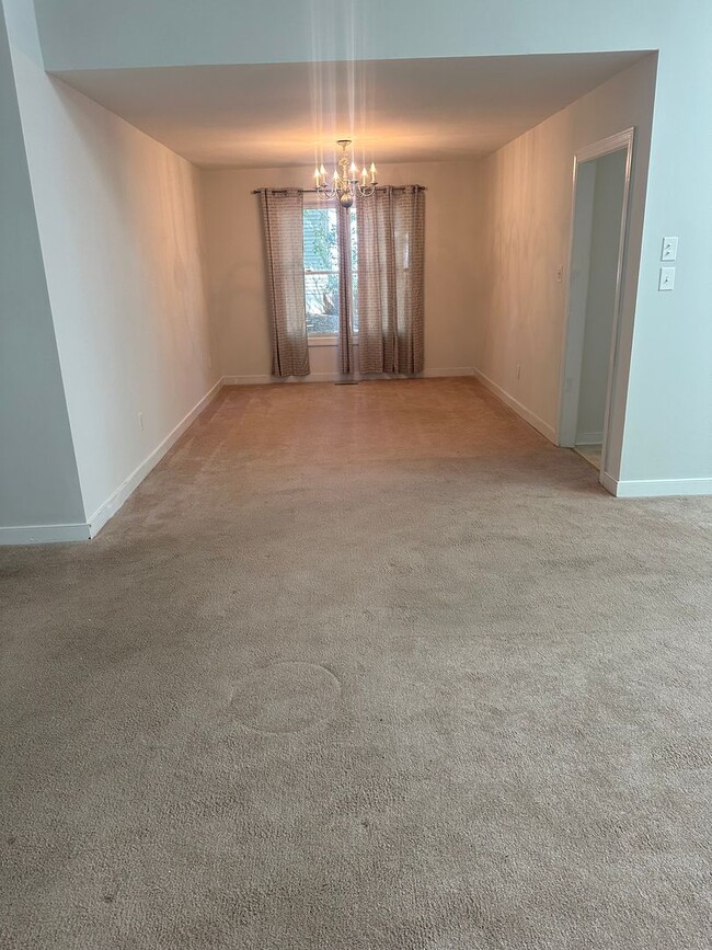 Building Photo - 12904 Church Ct