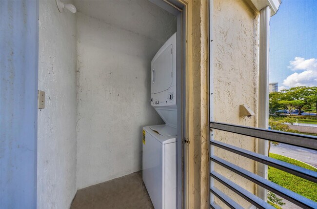 Building Photo - 2809 N Course Dr