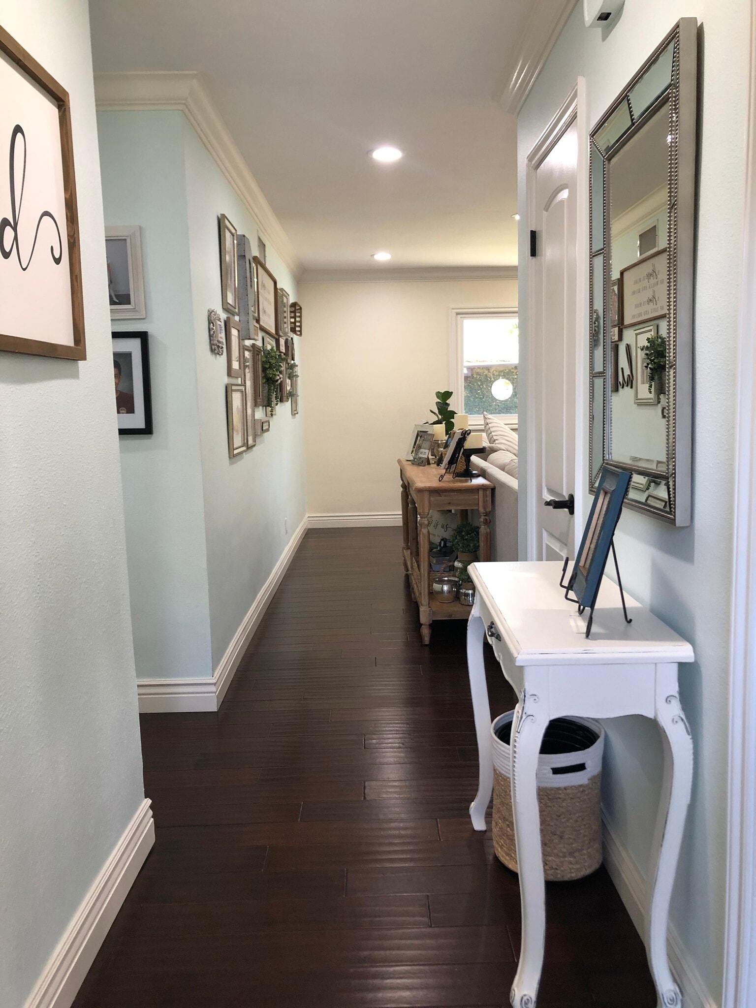 Entry Way - 10304 Cliota St