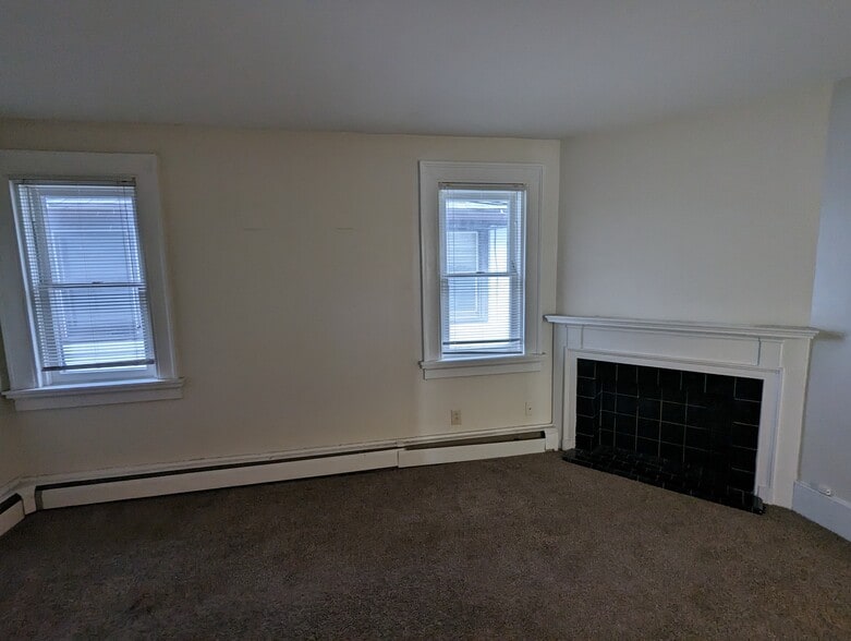 Building Photo - 608 Elmwood Ave