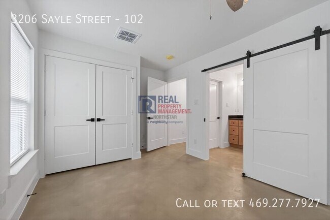 Building Photo - 3206 Sayle St