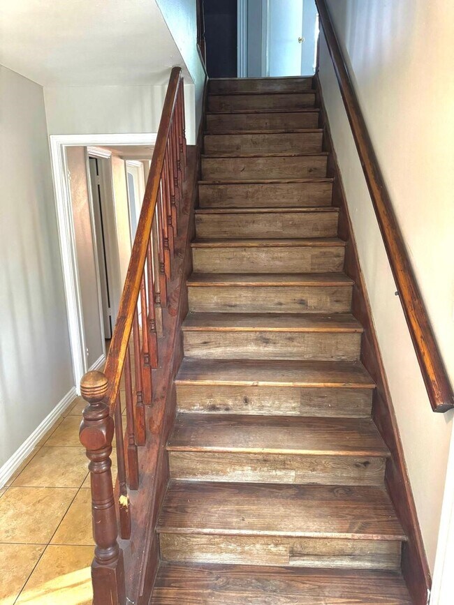 Building Photo - 10502 Greencreek Dr