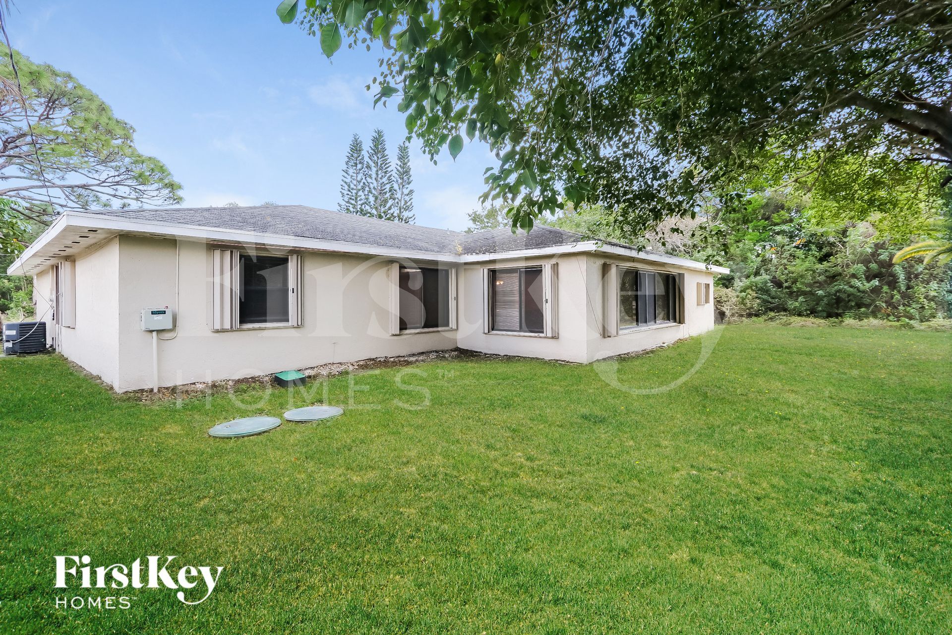 Building Photo - 1032 SE Floresta Dr