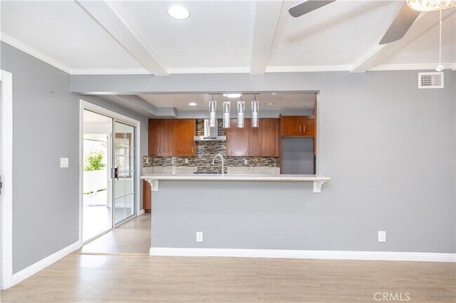 Building Photo - 4661 Woodhaven Dr