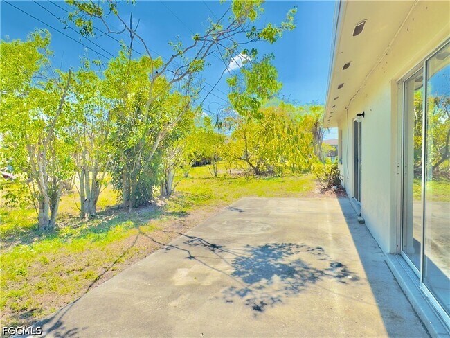 Building Photo - 3619 SE 9th Pl