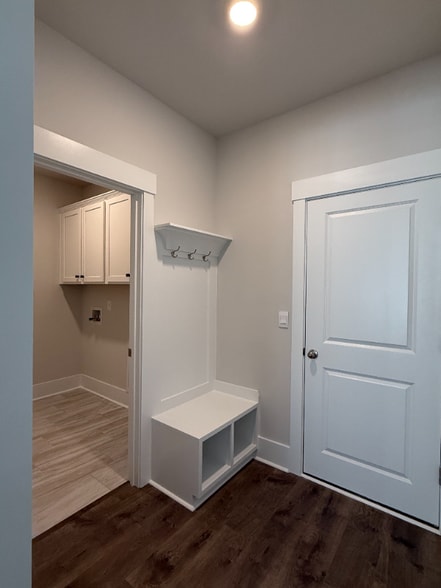 Building Photo - 123 Stride Ct