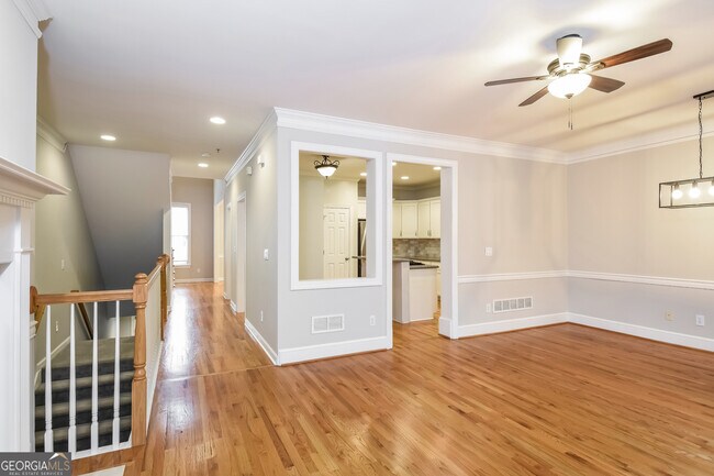 Building Photo - 612 Vinings Estates Dr SE