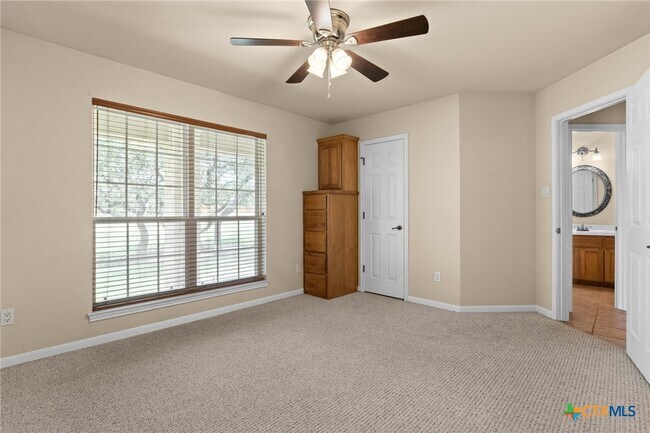 Building Photo - 336 Skyline Dr