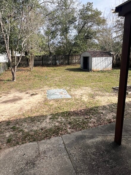 Building Photo - 153 Adkinson Dr