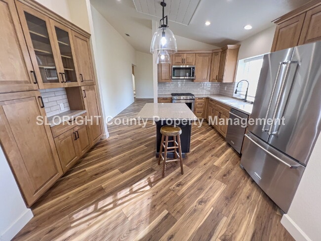 Building Photo - AVAILABLE NOW - Charming Nipomo Home - 3 Bed / 2 Bath