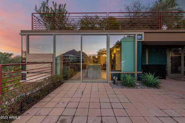 Building Photo - 7161 E Rancho Vista Dr