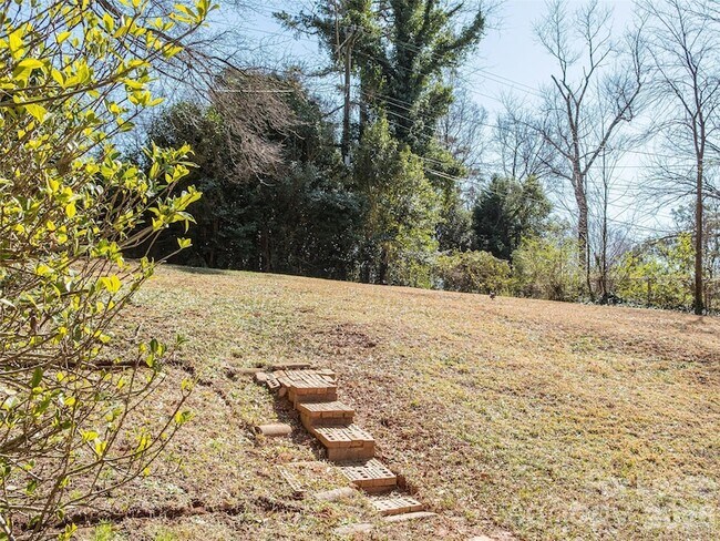 Building Photo - 2515 Thornton Rd