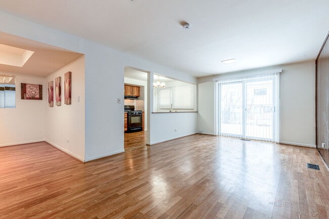 Building Photo - 9260 Dee Rd