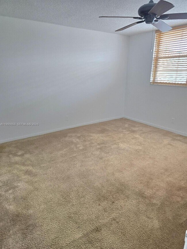 Building Photo - 2571 Aragon Blvd