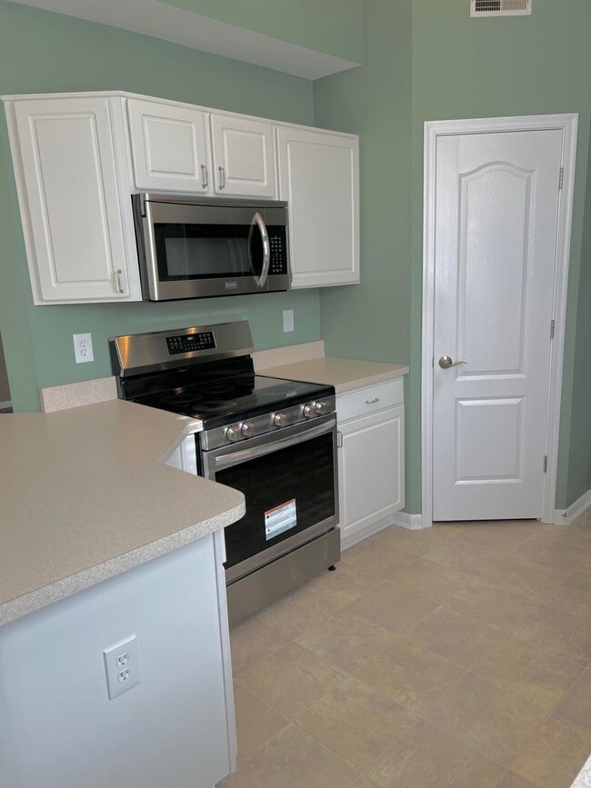 Building Photo - 2271 Edenderry Dr