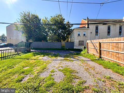 Building Photo - 310 E Miner St