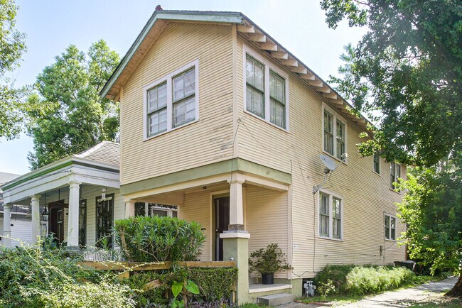 Building Photo - 1100 Crete St