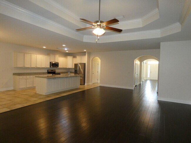 Building Photo - Spacious 5-Bedroom Home - Heart of Pace