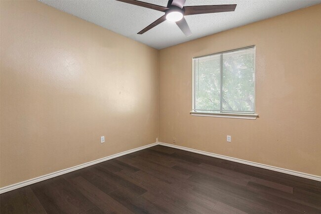 Building Photo - 7605 Bryce Canyon Dr W