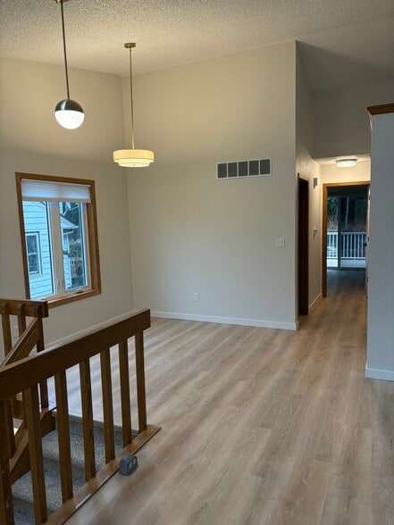 Building Photo - 830 Dover St