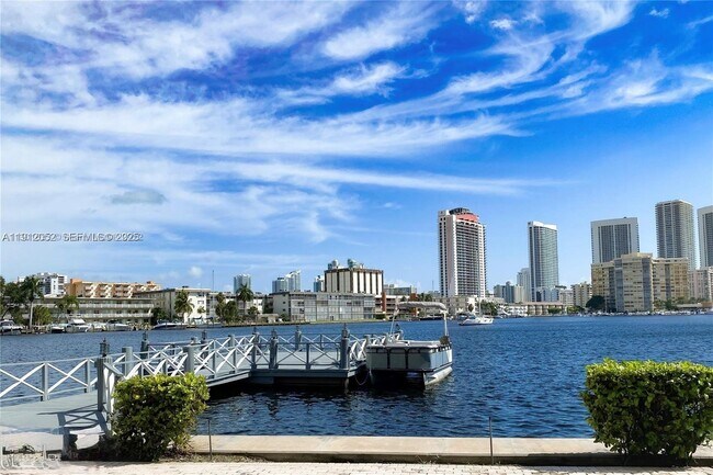 Building Photo - 430 Golden Isles Dr