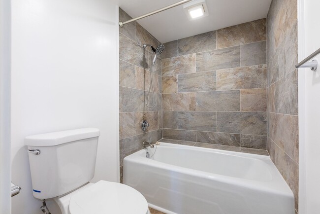 Building Photo - REMODELED and PARTIALLY FURNISHED LUXURY 2...