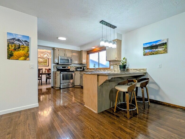 Building Photo - 99 Sunset Pl